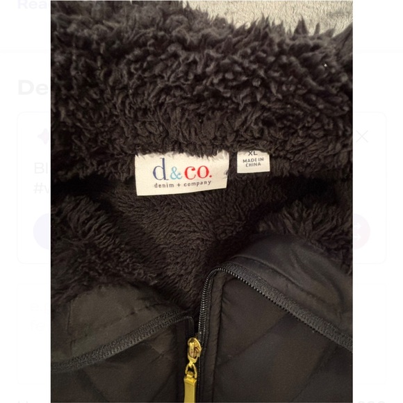 Vest Black Quilted with Faux Fur Collar - Picture 4 of 4